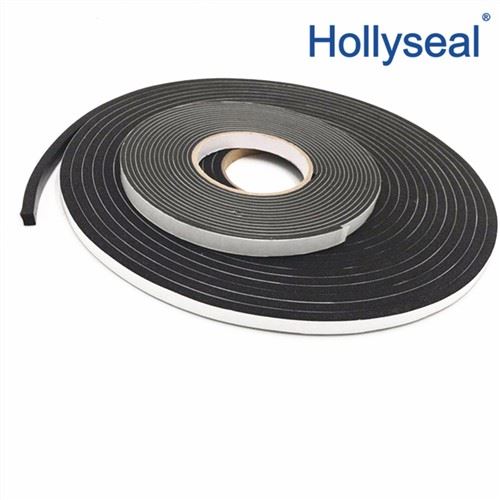 Isekleepuv PVC vahtplastist isoleerteip